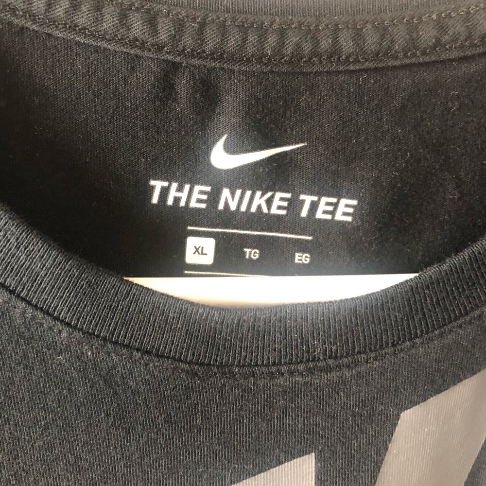 Nike tee - Picture 3 of 3